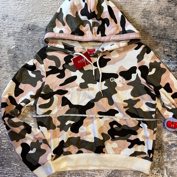 Guess Los Angeles crop top hoodie super cool, pink camo piece, Y2K, hip hop, rap - Picture 5 of 7